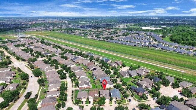 Building Photo - 6315 Bain Dr