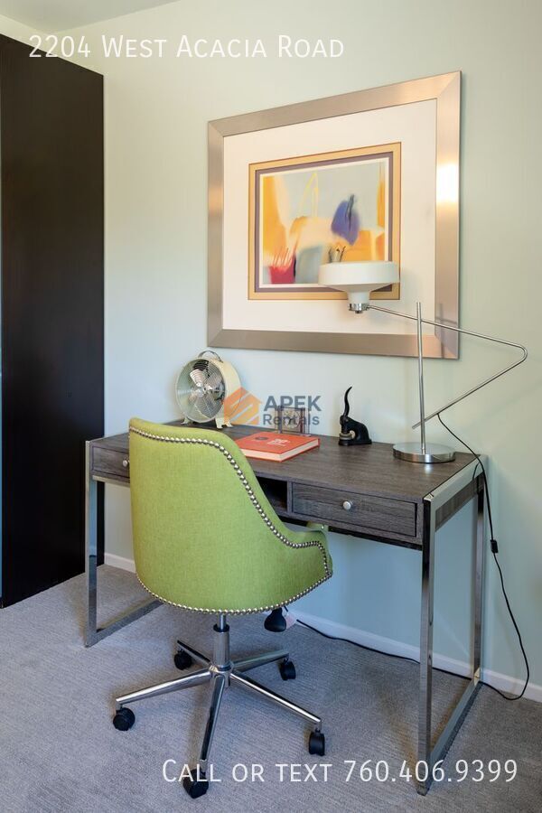 Building Photo - 2204 W Acacia Rd