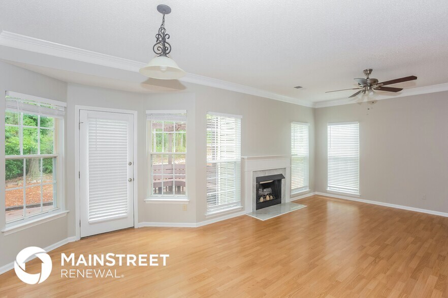 Building Photo - 2604 Yarrow Rd