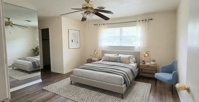 Building Photo - 5455 Kuldell Dr