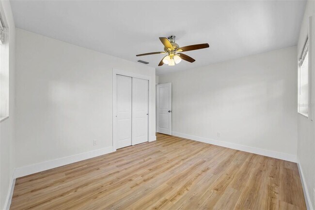 Building Photo - 5700 Bayou Grande Blvd NE