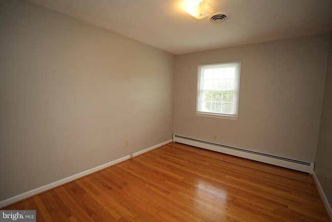 Building Photo - 20609 Point Lookout Rd