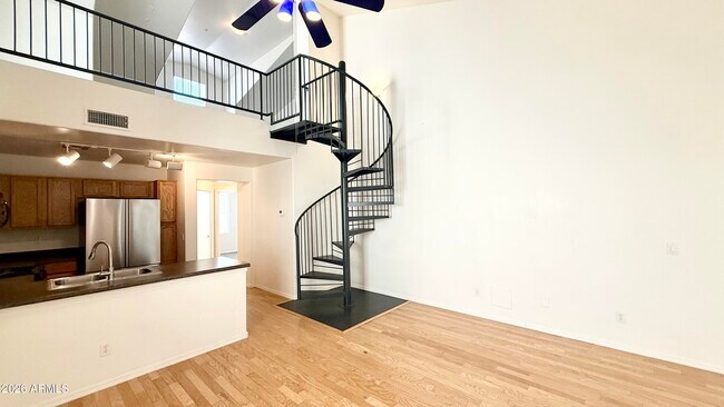 Building Photo - 161 W Campbell Ct