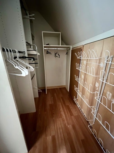 Building Photo - 131 Popes Island Rd