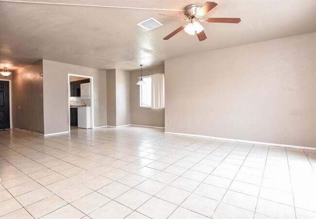Building Photo - 8405 Wilcrest Dr