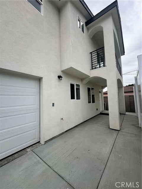 Building Photo - 1318 W 131st St