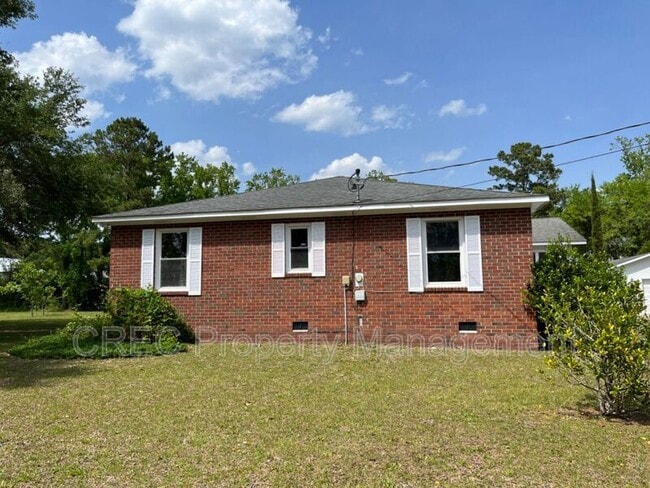 Building Photo - 1132 Children Rd