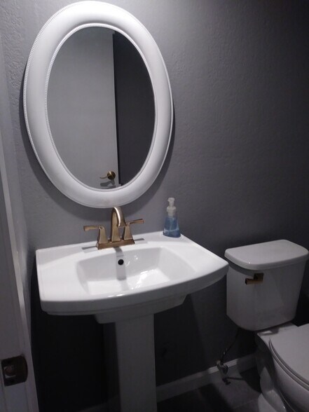 Powder Room - 73729 Desert Vista Ct