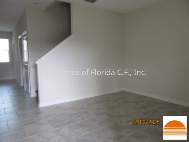 Building Photo - Orange county Beautiful 2 story house with 2 car garage