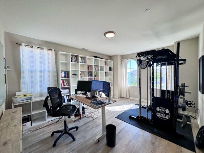 Building Photo - Stunning 5 Bedroom + Office Home with Priv...
