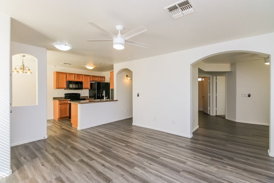 Building Photo - 1459 E Shari St