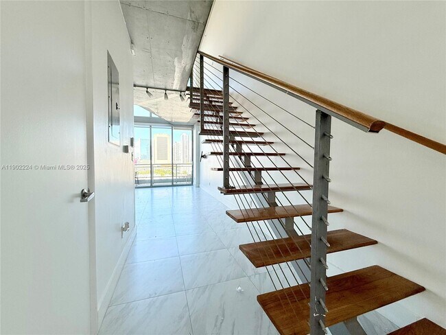 Building Photo - 690 SW 1st Ct