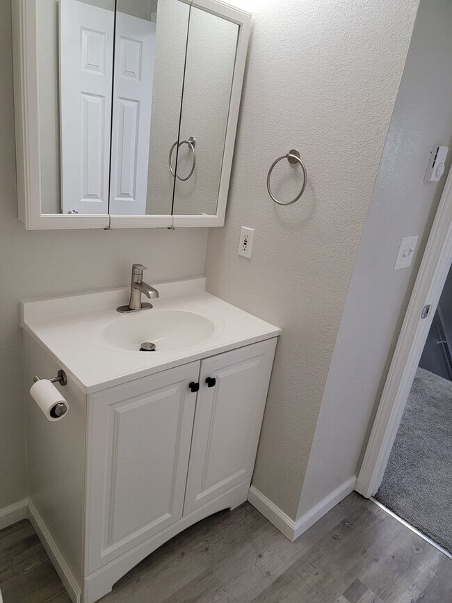 Building Photo - 186-02 Bending