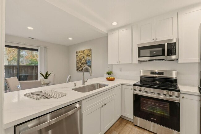 Building Photo - 3401 La Terrace Cir