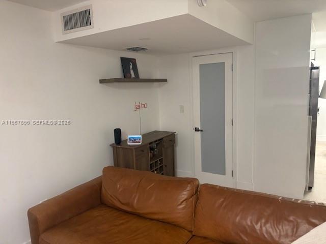 Building Photo - 8837 NE 4th Avenue Rd