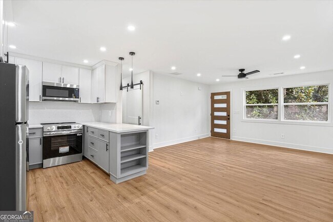 Building Photo - 2353 Clarissa Dr NW