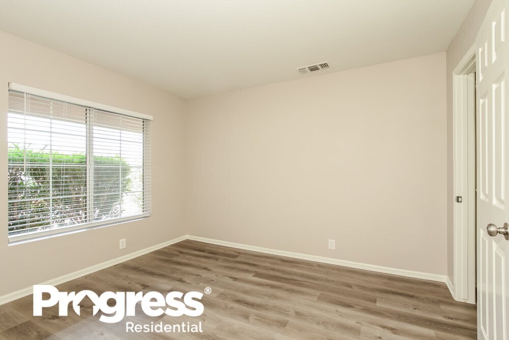 Building Photo - 10249 W Orange Dr