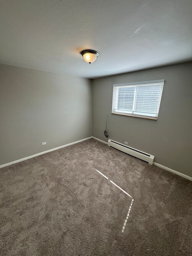 Building Photo - Charming One Bedroom One Bathroom available in Littleton!