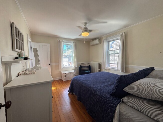 Building Photo - 14 Dixon St