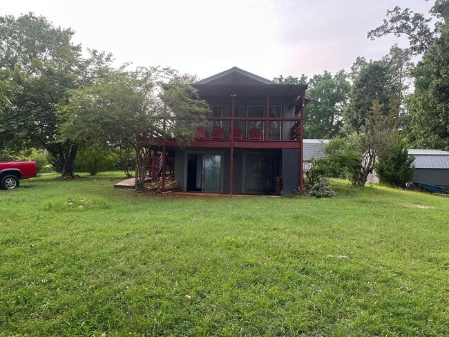 Building Photo - Lake Life!!!