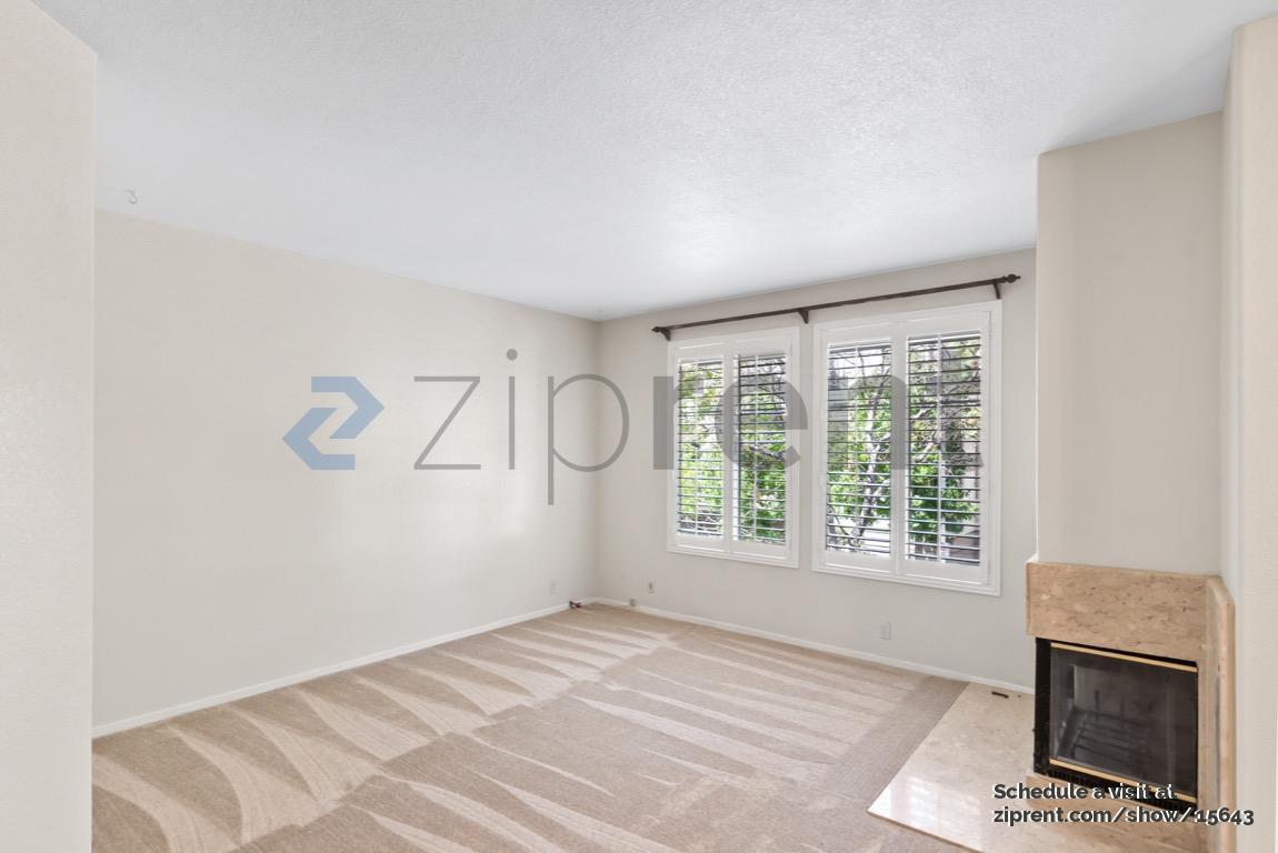 Building Photo - 425 Navaro Way