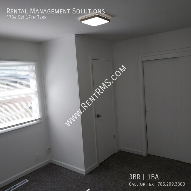 Building Photo - 4734 SW 17th Terrace