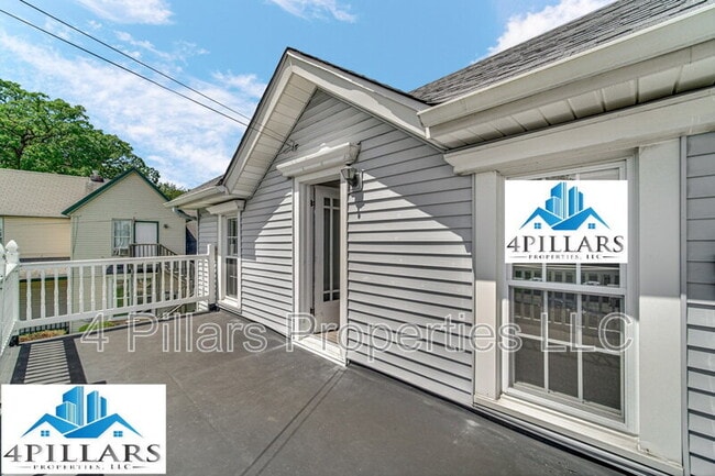 Building Photo - 162 W Commercial Ave