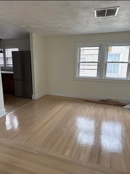 Living room - 14 Mink Rd