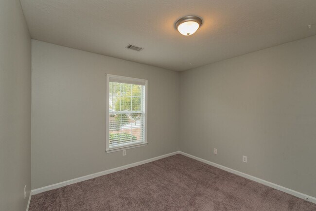 Building Photo - $1,525- 2 Bed/2 Bath house for rent in West Augusta, Total Electric!
