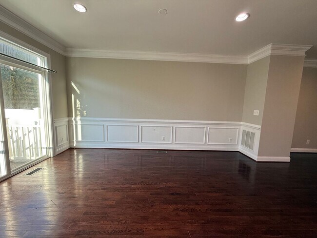 Building Photo - 2126 Avinity Loop