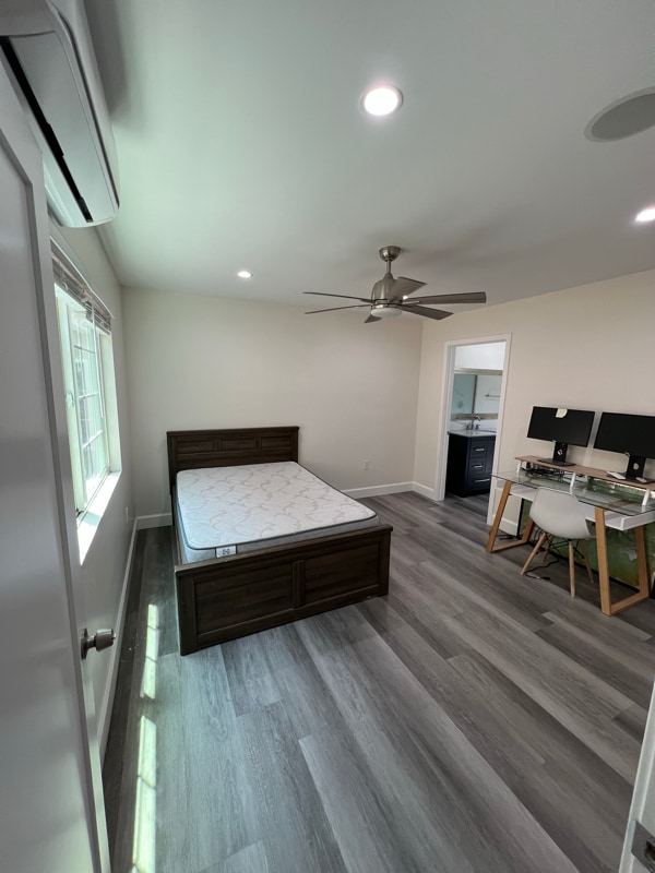 Building Photo - 3720 Elm Ave