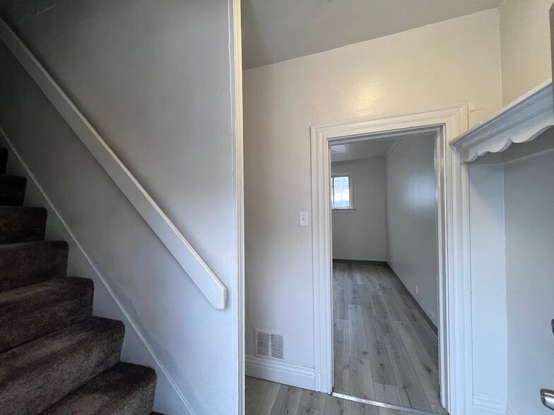 Building Photo - 425 Ohio Ave