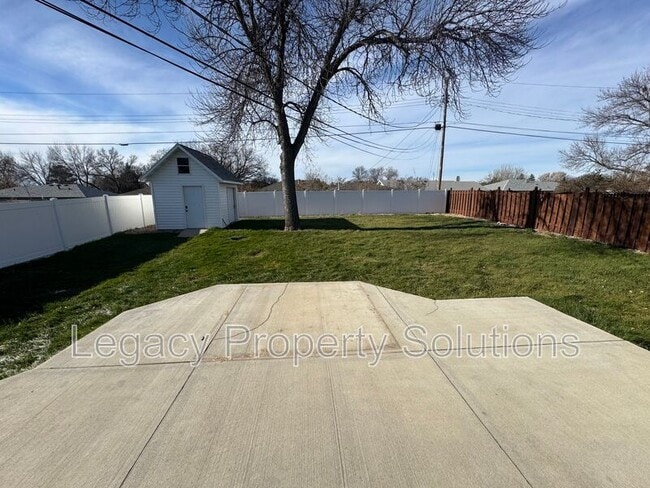 Building Photo - 1832 Assumption Dr