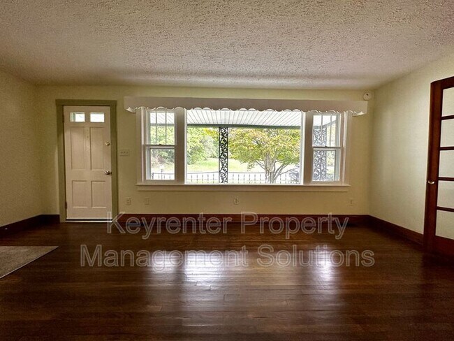 Building Photo - 128 Vedette Ave