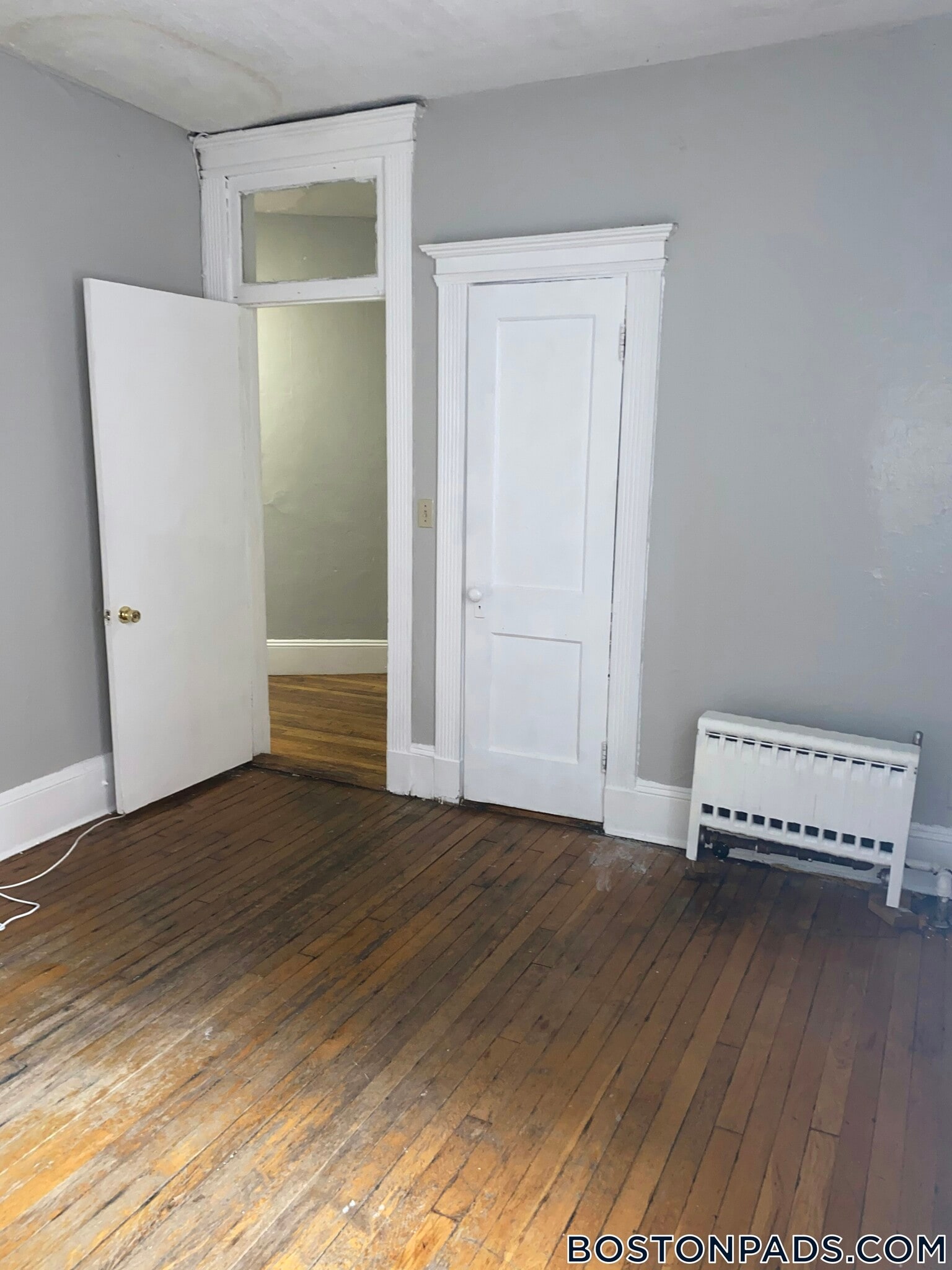 Building Photo - 463 Park Dr