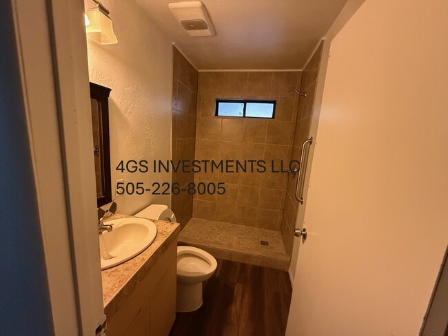 Building Photo - 1700 E 15th St