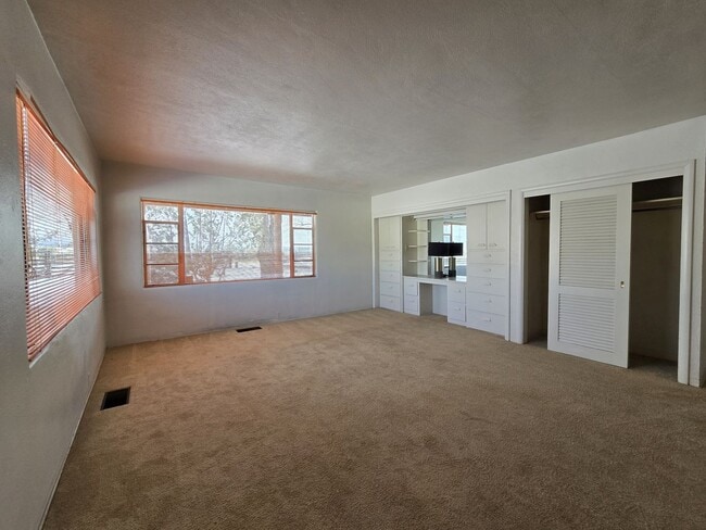 Building Photo - 27633 W Frontage Rd