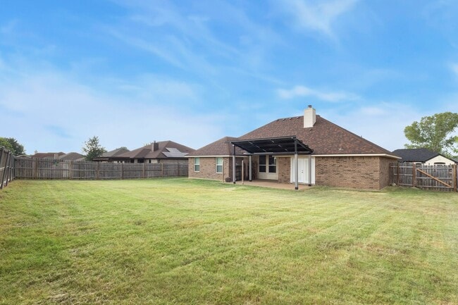 Building Photo - 207 Black Walnut Ct