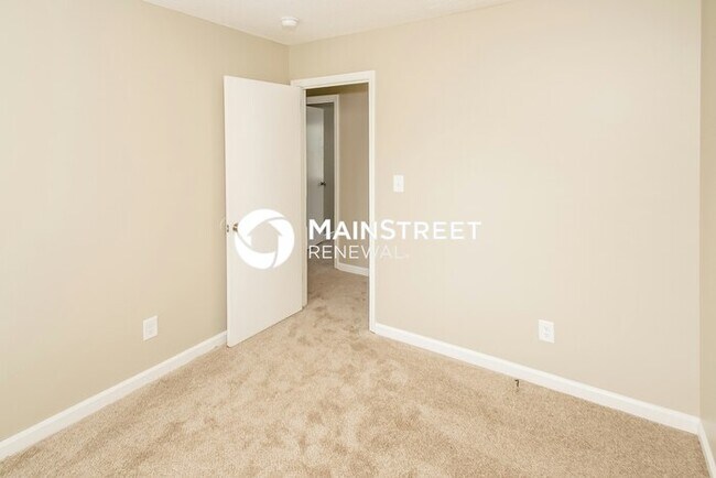 Building Photo - 3 Bedroom Pet-Friendly Home in Birmingham, AL with Main Street Renewal