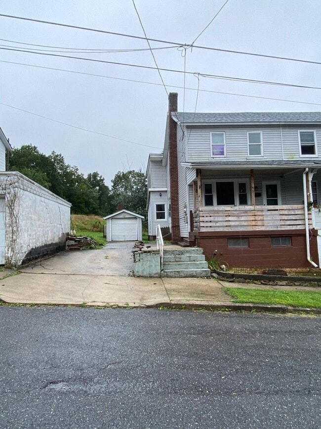 Building Photo - 2 bedroom 2 bathroom