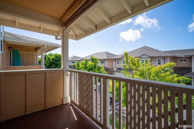 Building Photo - 3bd/2.5ba condo with 2 assigned parking sp...