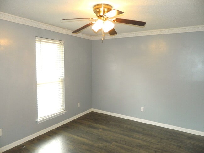 Building Photo - 230 Ronstadt Dr
