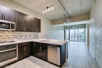 Building Photo - 353 E Bonneville Ave