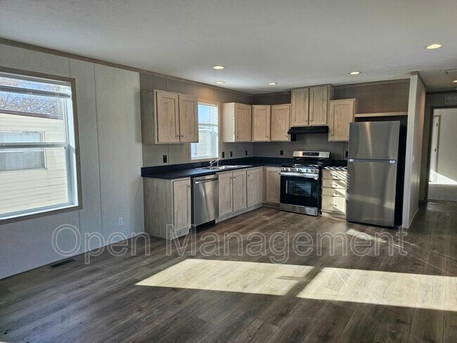 Building Photo - 725 S 12th St