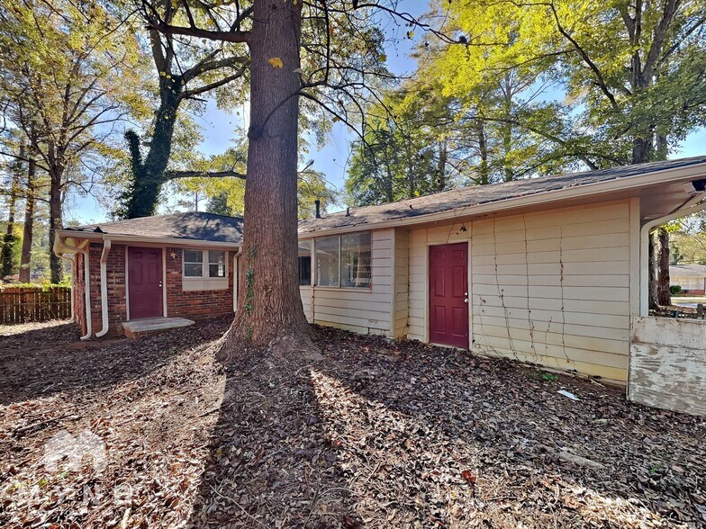 Building Photo - 1768 Santa Cruz Dr