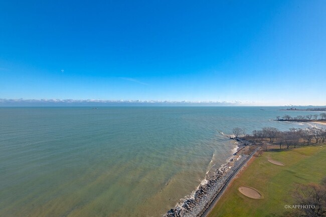 Building Photo - 6700 S South Shore Dr