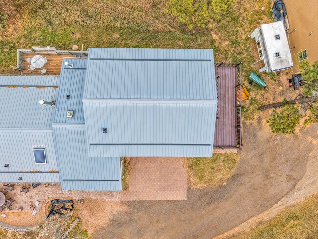 Building Photo - 50 Spruce Dr