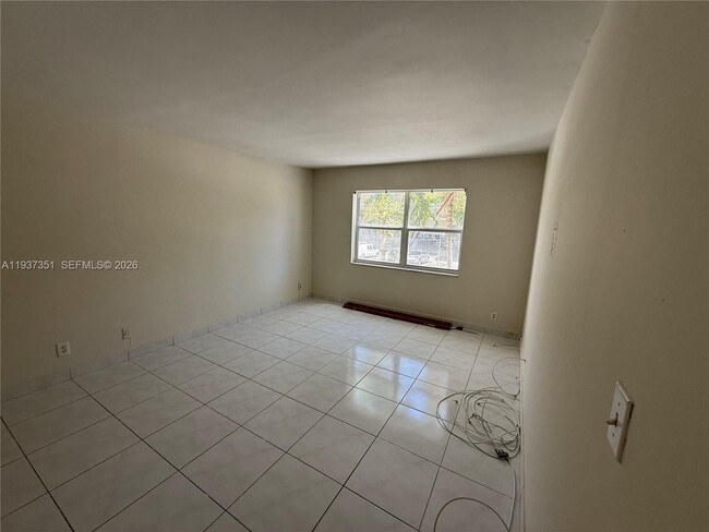 Building Photo - 401 Golden Isles Dr