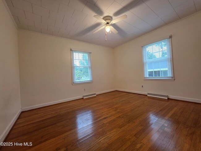 Building Photo - 204 Wharton St
