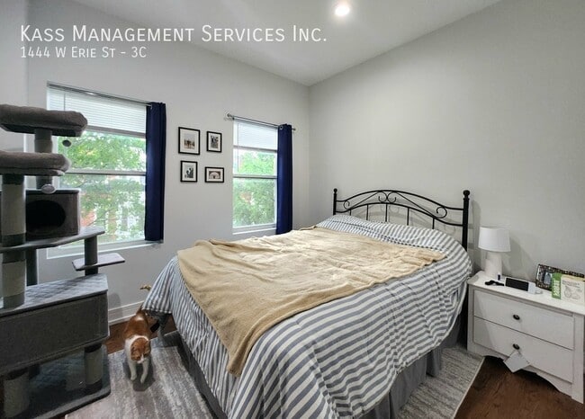 Building Photo - 1444 W Erie St